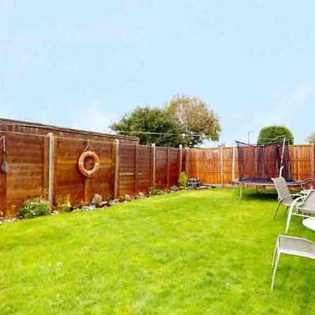 Love Lancing By The Sea With Optional Large Hot Tub Sleeps Up To 8 & Free Parking Villa Luaran gambar